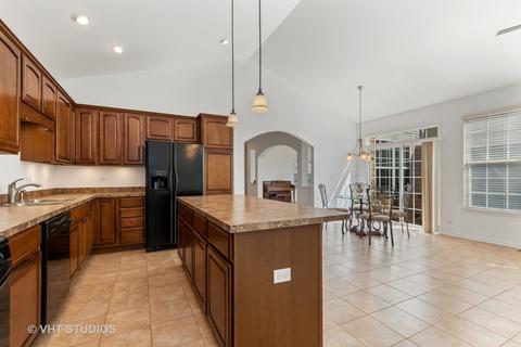276 Longview Dr, Elgin, IL 60124 photo 8