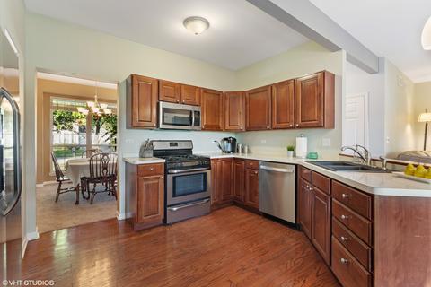 2416 Riverwalk Dr, Plainfield, IL 60586 photo 6