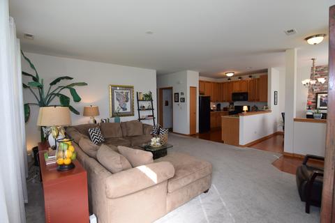 1566 Millbrook Dr, Algonquin, IL 60102 photo 4