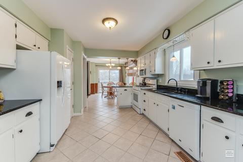 13 E Anchor Dr, Oswego, IL 60543 photo 12