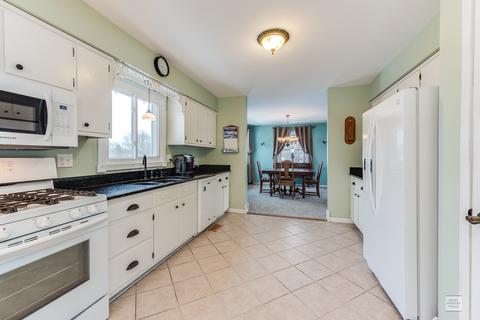 13 E Anchor Dr, Oswego, IL 60543 photo 13