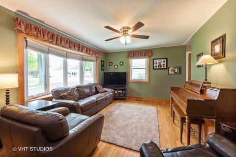 3102 Hawk Ln, Rolling Meadows, IL 60008 photo 3
