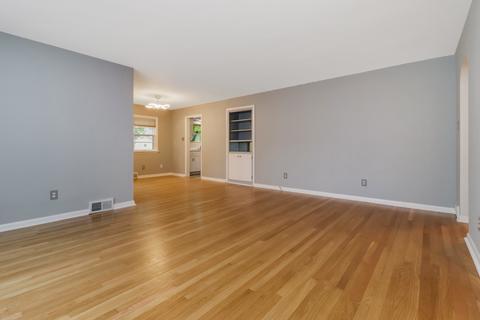 1302 E Oakland Ave, Bloomington, IL 61701 photo 13