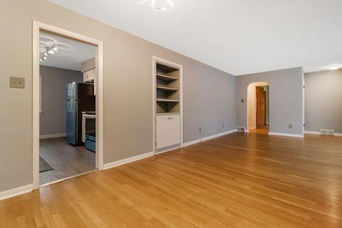 1302 E Oakland Ave, Bloomington, IL 61701 photo 11