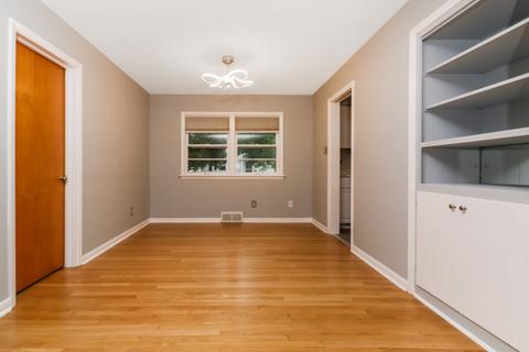 1302 E Oakland Ave, Bloomington, IL 61701 photo 10