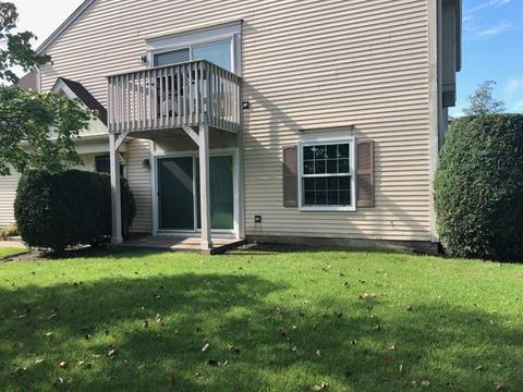 409 Chukker Ct, Wheeling, IL 60090 photo 2