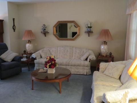 1318 Blackhawk Dr, Elgin, IL 60120 photo 2
