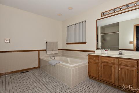 9604 Fox Bluff Ln, Spring Grove, IL 60081 photo 19