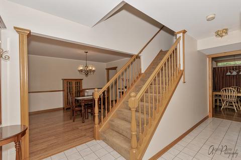 9604 Fox Bluff Ln, Spring Grove, IL 60081 photo 4