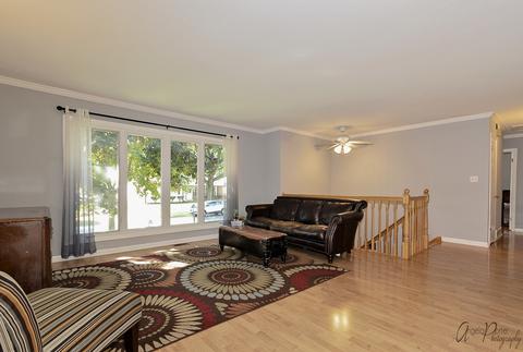 1116 Valley Stream Dr, Wheeling, IL 60090 photo 4