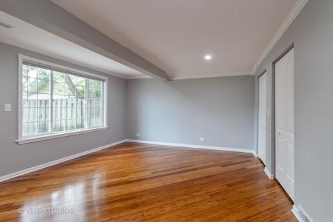 645 E Merle Ln, Wheeling, IL 60090 photo 8