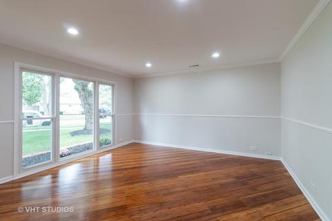645 E Merle Ln, Wheeling, IL 60090 photo 2