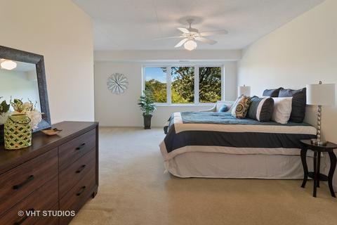 8030 River Walk Dr #4B, Lyons, IL 60534 photo 5