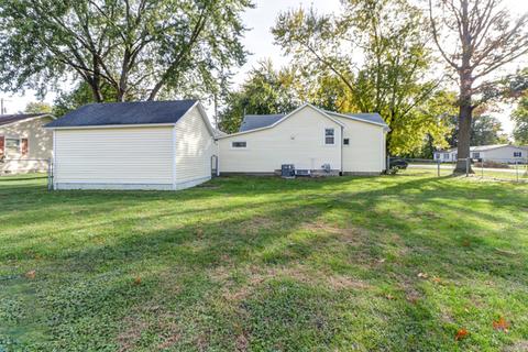 102 E Locust St, Tolono, IL 61880 photo 7