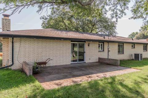 607 S Blair Dr, Normal, IL 61761 photo 4