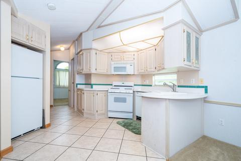 209 Windward, Lakemoor, IL 60051 photo 4