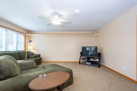 209 Windward, Lakemoor, IL 60051 photo 3