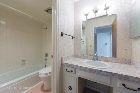 5601 Carriageway Dr #210B, Rolling Meadows, IL 60008 photo 8