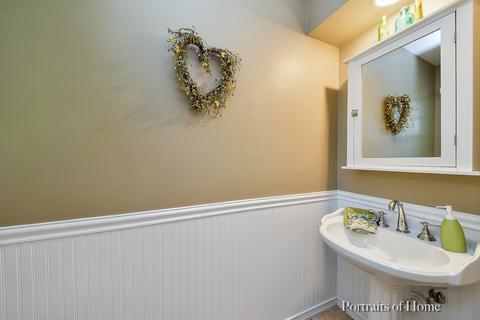 2 S277 Seneca Dr, Wheaton, IL 60189 photo 13