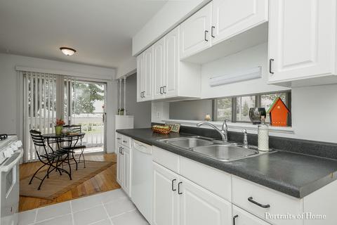 243 Apache Ct #C, Bolingbrook, IL 60440 photo 3