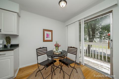 243 Apache Ct #C, Bolingbrook, IL 60440 photo 2