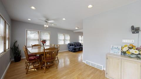 216 Park Rd, Lakemoor, IL 60051 photo 11