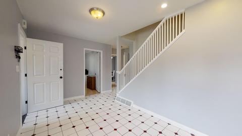 216 Park Rd, Lakemoor, IL 60051 photo 4