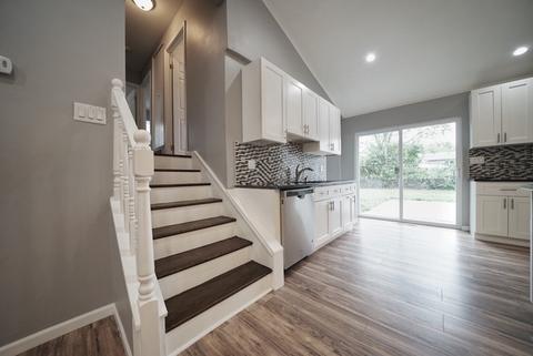 545 Western St, Hoffman Estates, IL 60169 photo 16