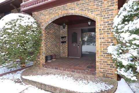 209 E Irving Park Rd #1S, Itasca, IL 60143 photo 3