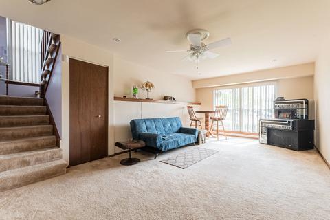 1574 Brookside Dr, Hoffman Estates, IL 60169 photo 12
