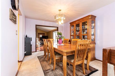 1574 Brookside Dr, Hoffman Estates, IL 60169 photo 19
