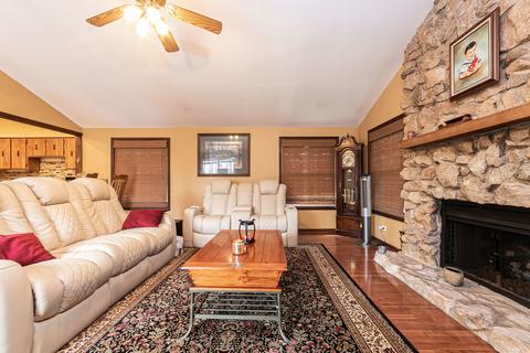 1574 Brookside Dr, Hoffman Estates, IL 60169 photo 21
