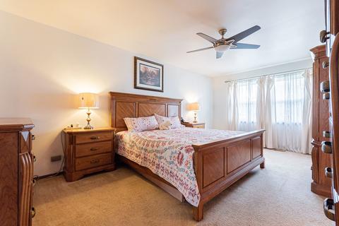 1574 Brookside Dr, Hoffman Estates, IL 60169 photo 5