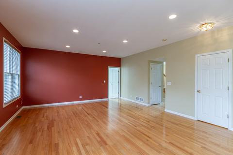 1301 Bison Ln, Hoffman Estates, IL 60192 photo 10