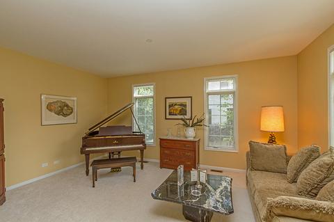 1301 Bison Ln, Hoffman Estates, IL 60192 photo 5