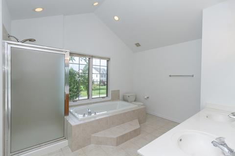 1301 Bison Ln, Hoffman Estates, IL 60192 photo 23