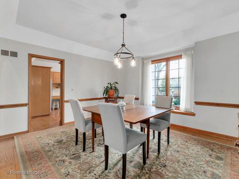1402 Glencoe St, Wheaton, IL 60187 photo 7