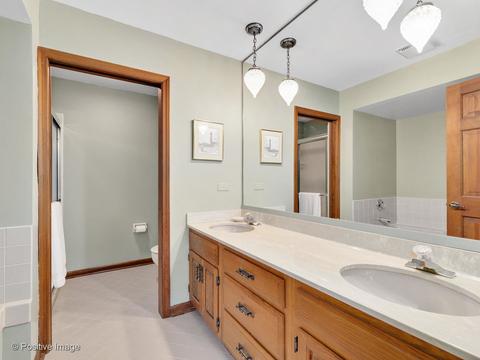 1402 Glencoe St, Wheaton, IL 60187 photo 18