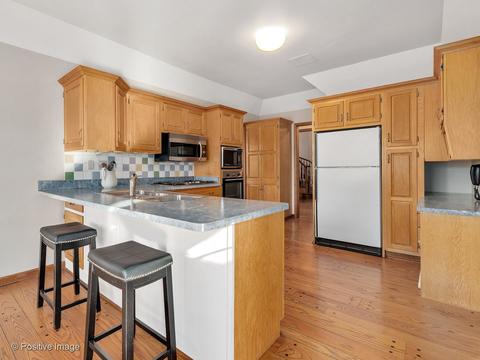 1402 Glencoe St, Wheaton, IL 60187 photo 10