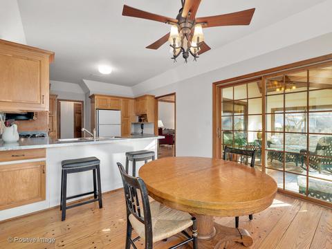 1402 Glencoe St, Wheaton, IL 60187 photo 9