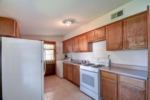 223 Durham Dr, Steger, IL 60475 photo 9