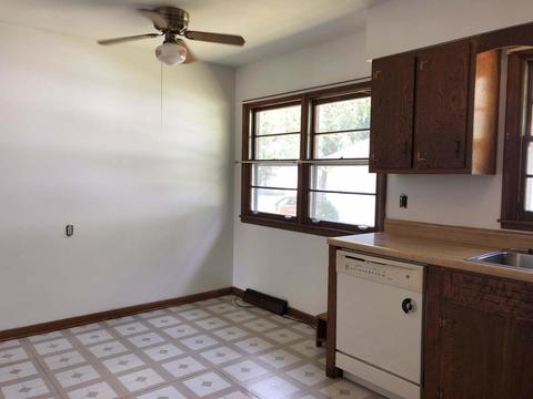 301 E Sunset Pl, Dekalb, IL 60115 photo 6