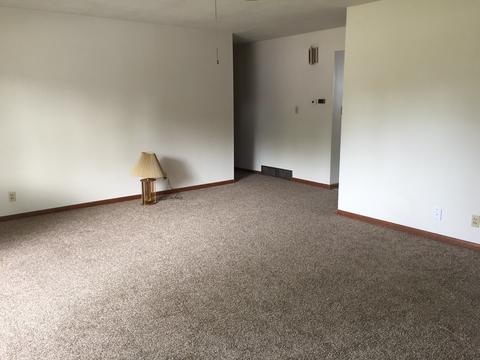 301 E Sunset Pl, Dekalb, IL 60115 photo 3