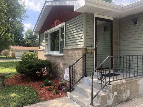 301 E Sunset Pl, Dekalb, IL 60115 photo 2