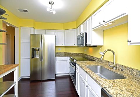 3825 W Devon Ave #101, Chicago, IL 60659 photo 4