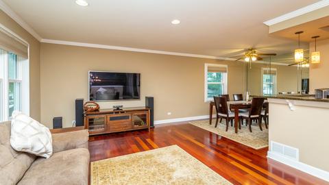 1455 Mayfield Ln, Hoffman Estates, IL 60169 photo 8