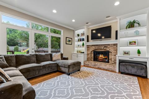 7 Hawkins Cir, Wheaton, IL 60189 photo 11