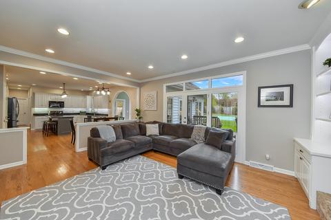 7 Hawkins Cir, Wheaton, IL 60189 photo 10