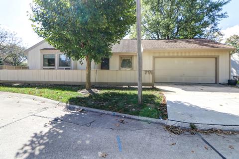 711 Phoenix Dr, Champaign, IL 61820 photo 1