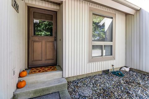 711 Phoenix Dr, Champaign, IL 61820 photo 7